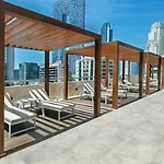Classic Charm A Studio With Iconic Marina Views